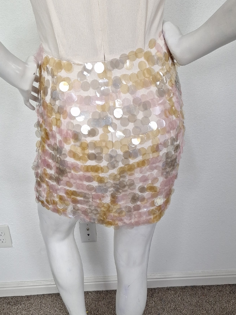 French Connection “NEW” Ivory Iridescent Sequin Retro Crepe Mini Dress Size 6 - Picture 8 of 12